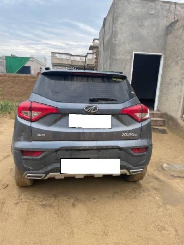 https://images10.gaadi.com/usedcar_image/4629726/original/processed_9851ccdc-073c-4ea1-a489-5080d25e16c1.jpeg?imwidth=6401