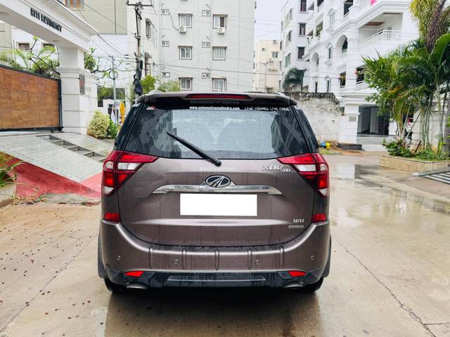 https://images10.gaadi.com/usedcar_image/4629757/original/processed_0b0b9f1ae471ed60a1c5aa801b95de76.jpg?imwidth=6402
