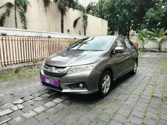 https://images10.gaadi.com/usedcar_image/4629774/original/processed_19924077412757dfb51e8e39b55c5c5b.jpg?imwidth=6402