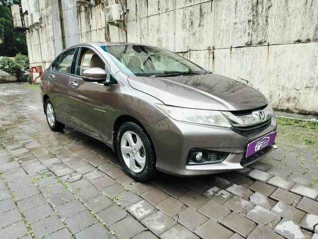 https://images10.gaadi.com/usedcar_image/4629774/original/processed_41acebd1130d407eb3af0b56a3c22ba4.jpg?imwidth=6400