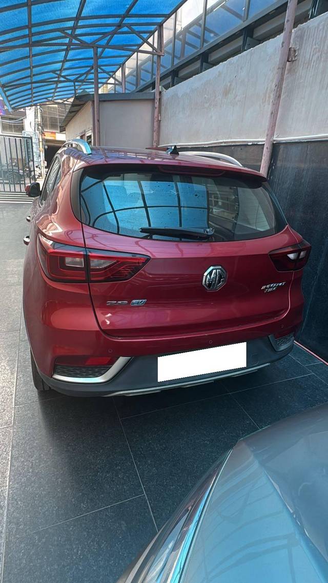 https://images10.gaadi.com/usedcar_image/4629785/original/processed_b774e7aa-c14b-4a94-8dee-f702b474bf54.jpg?imwidth=6401