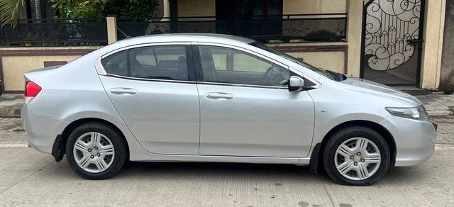 https://images10.gaadi.com/usedcar_image/4629886/original/a4fc974d435098e46d27d8a0b99fd35c.jpg?imwidth=6401