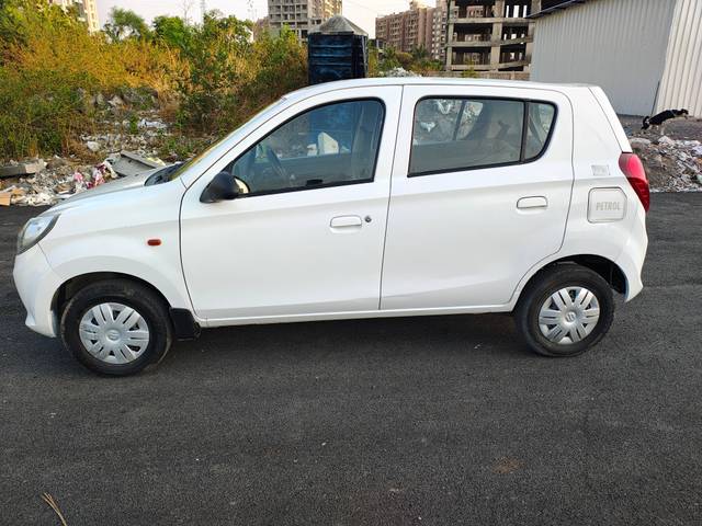 https://images10.gaadi.com/usedcar_image/4629902/original/processed_077c2dffc48e9d50eca9fb68d06052d2.jpg?imwidth=6402