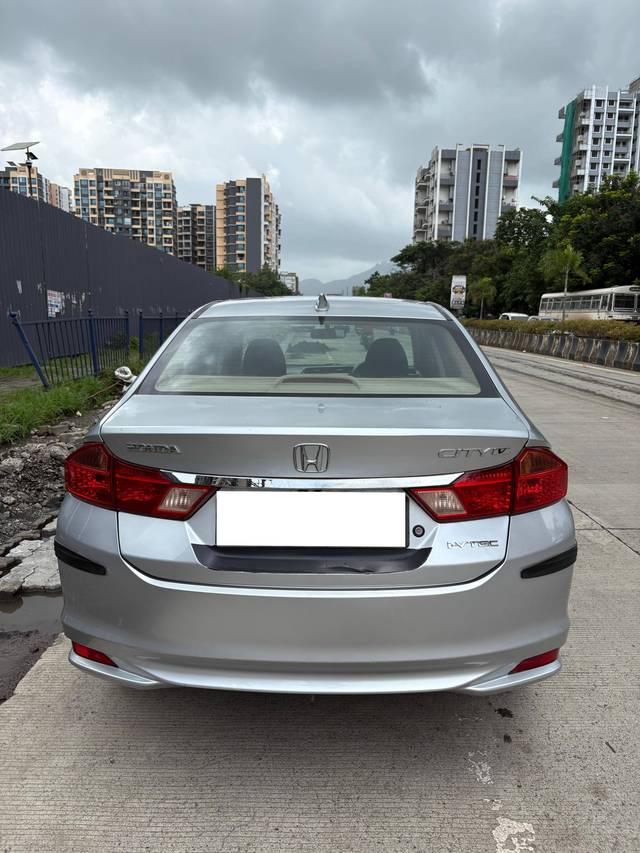 https://images10.gaadi.com/usedcar_image/4629907/original/processed_6902e3a1-a935-464f-aacc-c5b4e6915648.jpg?imwidth=6401