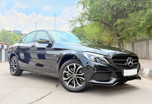 https://images10.gaadi.com/usedcar_image/4629917/original/0f2f14caebf175c9f85a3dfb2aa7f317.jpg?imwidth=6400