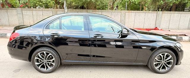 https://images10.gaadi.com/usedcar_image/4629917/original/9036fd0984bf9d71ce2f774832c91ccf.jpg?imwidth=6401