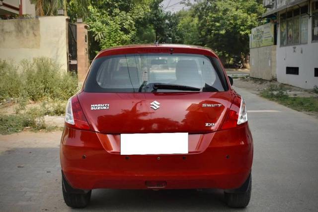 https://images10.gaadi.com/usedcar_image/4629919/original/processed_e09b8c070d3202f5b69880ac7ab90f25.jpg?imwidth=6402