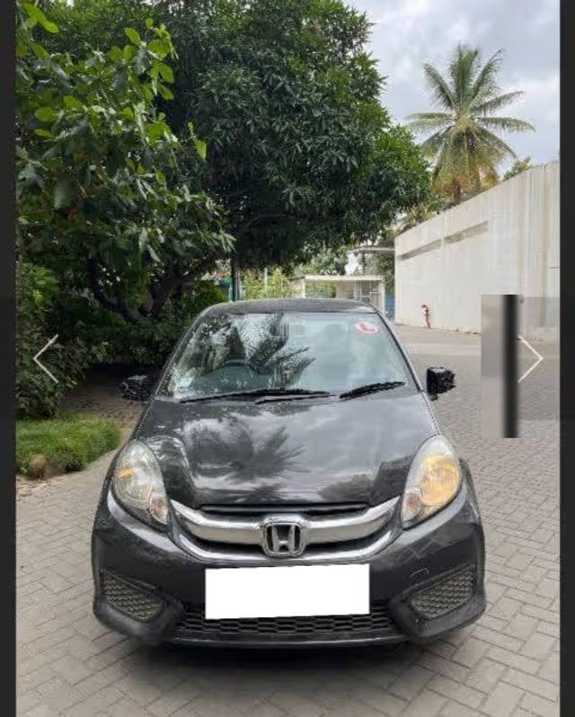 https://images10.gaadi.com/usedcar_image/4629932/original/c30ba0b8-a95e-40bb-9e8a-5e495c30952d.png?imwidth=6400