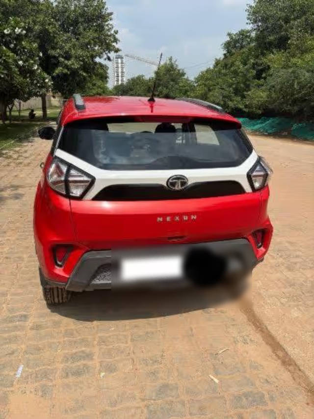 https://images10.gaadi.com/usedcar_image/4629938/original/f7cc5694-9538-434c-b8db-74b55a9a1e92.png?imwidth=6401