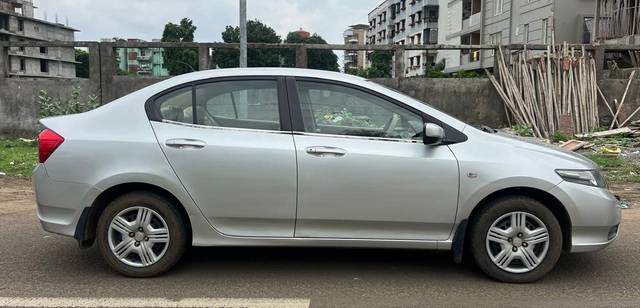 https://images10.gaadi.com/usedcar_image/4629944/original/3fe1ee63d058c8b42191d515d92c3c98.jpg?imwidth=6401