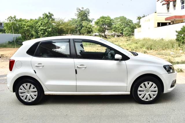 https://images10.gaadi.com/usedcar_image/4629947/original/ca5cf21cfac9e8668ac5d06946f968cb.jpg?imwidth=6401