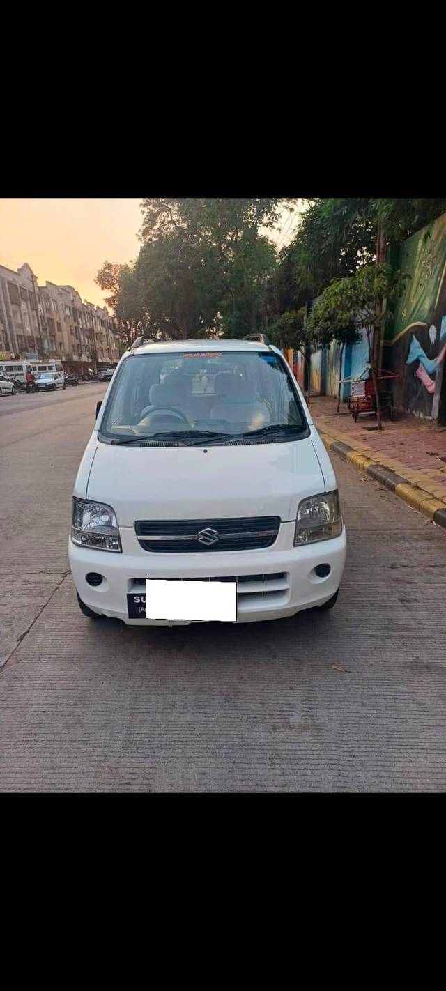 https://images10.gaadi.com/usedcar_image/4629957/original/processed_1641839b1190f917aa52accbf1d0e1c5.jpeg?imwidth=6400