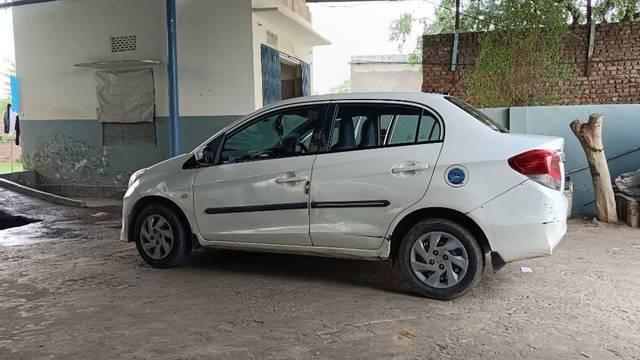 https://images10.gaadi.com/usedcar_image/4630009/original/processed_processed_a9b65850-da2c-4e0b-bb48-5bdcffd370ac.jpg?imwidth=6400