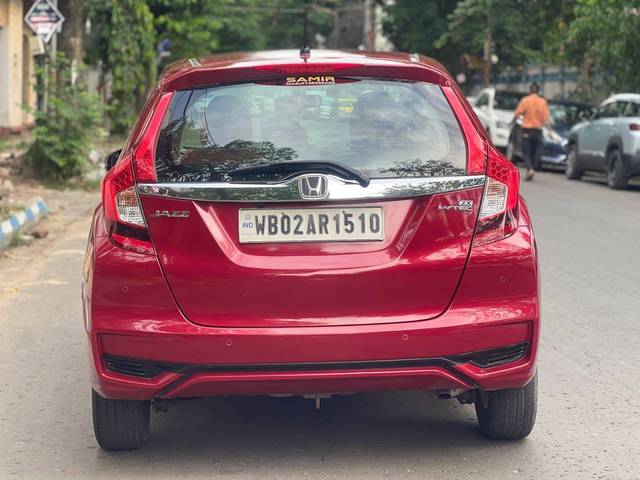 https://images10.gaadi.com/usedcar_image/4630010/original/processed_988596b647cdf3334ea9a5c8f1aa2efe.jpg?imwidth=6401