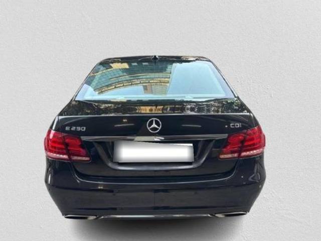 https://images10.gaadi.com/usedcar_image/4630035/original/processed_84dd2c38feea160b855c86f7d64d2d48.jpg?imwidth=6402
