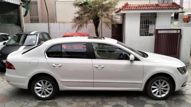 https://images10.gaadi.com/usedcar_image/4630036/original/processed_f9b308d88abcaefe36db1279c3e6f7e9.jpeg?imwidth=6401