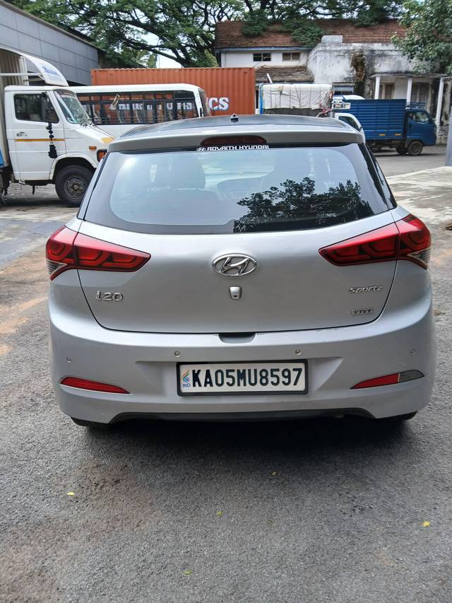 https://images10.gaadi.com/usedcar_image/4630045/original/processed_5b4d1310-01b4-4063-bedc-6b93d00de783.jpg?imwidth=6401
