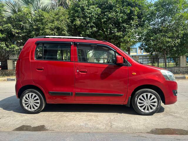 https://images10.gaadi.com/usedcar_image/4630057/original/ef300fdcd818f0cdd9759f0db82ab175.jpg?imwidth=6401