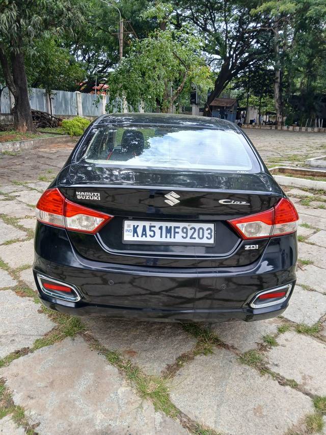 https://images10.gaadi.com/usedcar_image/4630062/original/processed_1e201300-27b5-4fd3-b2e3-093abeb67a30.jpg?imwidth=6401