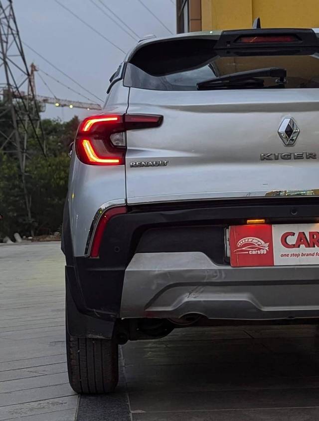 https://images10.gaadi.com/usedcar_image/4630065/original/processed_136cf5d836232b24eef0e4087185af7e.jpg?imwidth=6401