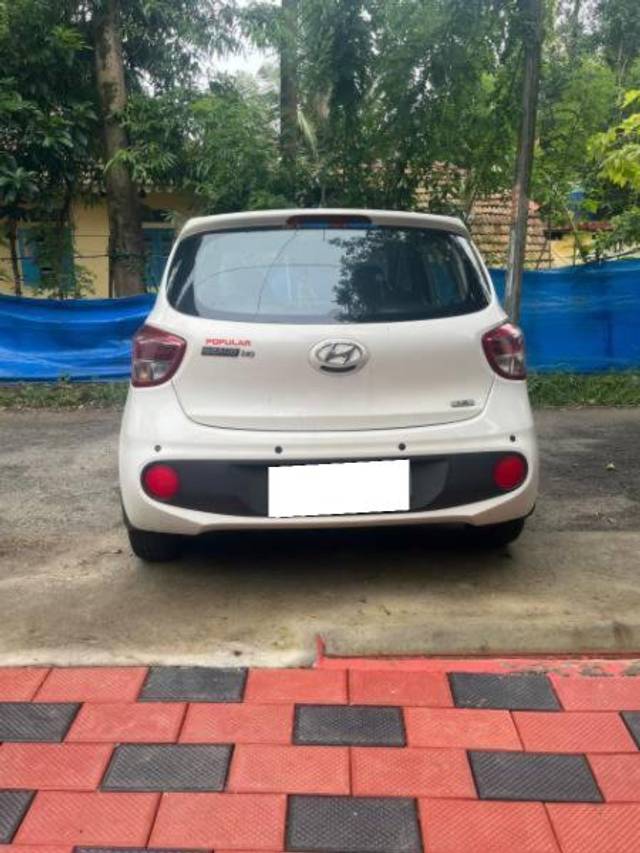 https://images10.gaadi.com/usedcar_image/4630093/original/processed_b00d858c-fc9c-45b6-9744-e49e9354c8b2.jpeg?imwidth=6401