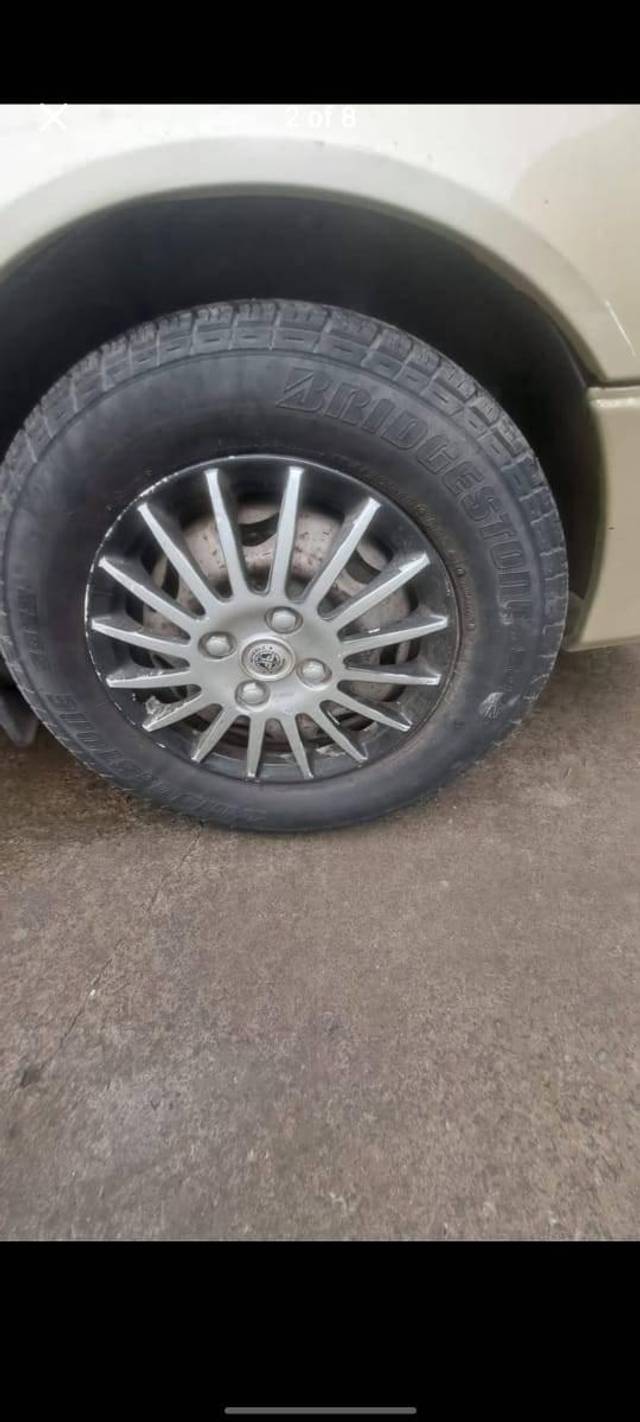 https://images10.gaadi.com/usedcar_image/4630132/original/processed_e99b9479-00e6-4c28-960a-f98aacd870c5.jpg?imwidth=6402