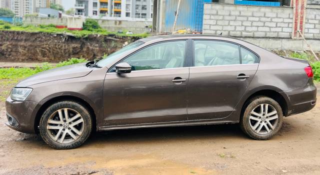 https://images10.gaadi.com/usedcar_image/4630134/original/6bd77cb7fd69abe6bbfa1c9e7f910c2d.jpg?imwidth=6402