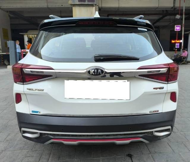 https://images10.gaadi.com/usedcar_image/4630140/original/processed_3b31d9fee50cb16e5706a4cbbe74e69c.jpg?imwidth=6401