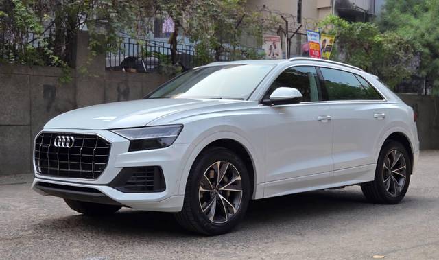 https://images10.gaadi.com/usedcar_image/4630143/original/processed_574e180f1f79c0ebb62b5418278f2a87.jpg?imwidth=6402