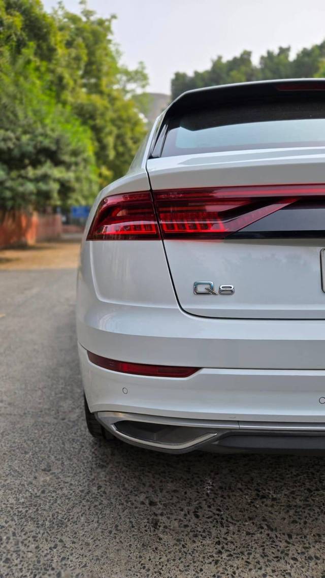 https://images10.gaadi.com/usedcar_image/4630143/original/processed_68db1e810bf1dab439c8b2d24a7e6eae.jpg?imwidth=6401