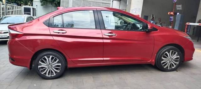 https://images10.gaadi.com/usedcar_image/4630148/original/processed_243127ab51e075fed4046675d8e5eb1a.jpg?imwidth=6402
