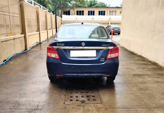 https://images10.gaadi.com/usedcar_image/4630151/original/processed_fc0905af3e2d03882bbd5f8a85a9855a.jpg?imwidth=6402
