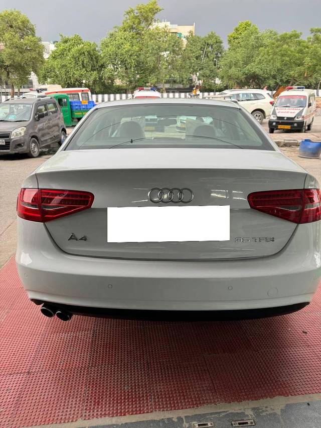 https://images10.gaadi.com/usedcar_image/4630159/original/processed_109c3a53dfda2fd0ad2cbf23374a0ec8.jpg?imwidth=6401