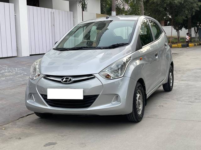 https://images10.gaadi.com/usedcar_image/4630162/original/processed_be6186f61ad100dfaf48062f7ed2cbb6.jpg?imwidth=6402
