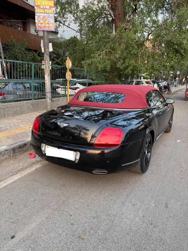 https://images10.gaadi.com/usedcar_image/4630165/original/processed_8dc872b68da5895aa634f47ff43d7220.jpg?imwidth=6402