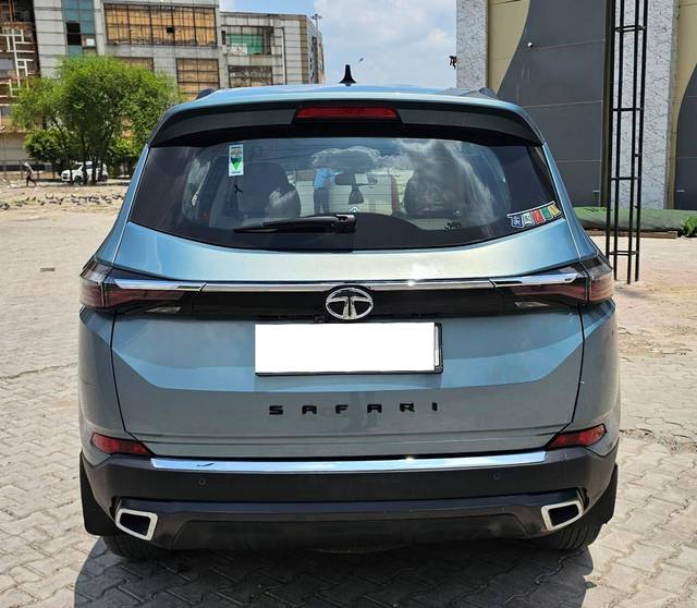 https://images10.gaadi.com/usedcar_image/4630166/original/processed_a2cc1a26326ce4419a7e8daa3eb508ce.jpg?imwidth=6402