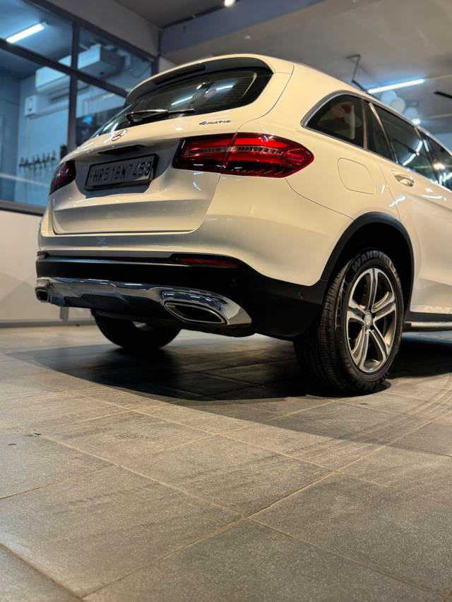 https://images10.gaadi.com/usedcar_image/4630171/original/3c76ec1c41dad0d61add148ca03486c9.jpg?imwidth=6402