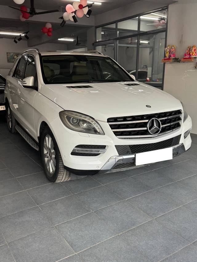 https://images10.gaadi.com/usedcar_image/4630174/original/processed_89aa4e81d51baadbd4bb285178ff0bae.jpg?imwidth=6400