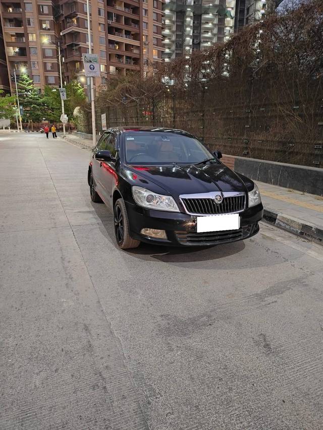 https://images10.gaadi.com/usedcar_image/4630192/original/processed_15be0506-8404-4cdc-941d-0fb978b266fc.jpg?imwidth=6400