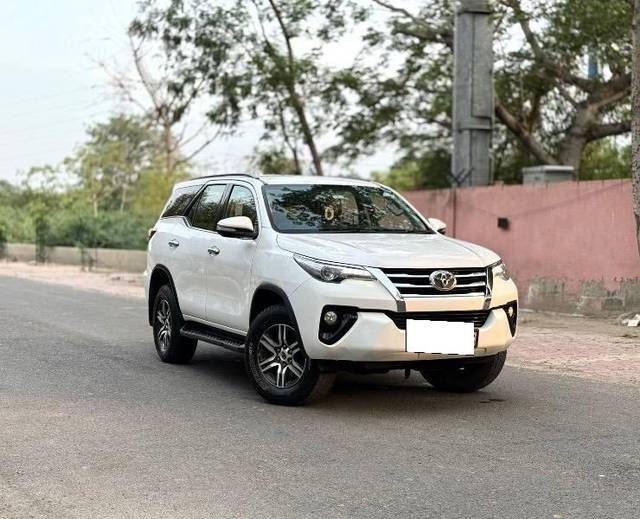 https://images10.gaadi.com/usedcar_image/4630197/original/processed_ca5e3a85-d278-4529-b316-b5db244e1042.jpeg?imwidth=6400