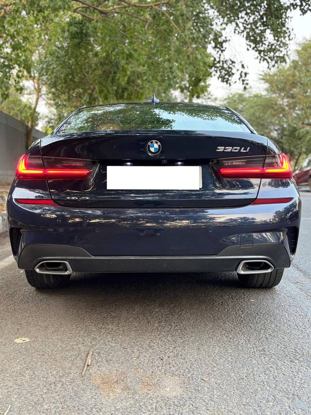 https://images10.gaadi.com/usedcar_image/4630208/original/processed_e9bb05546ca842eabbb6f08a783f001c.jpg?imwidth=6402