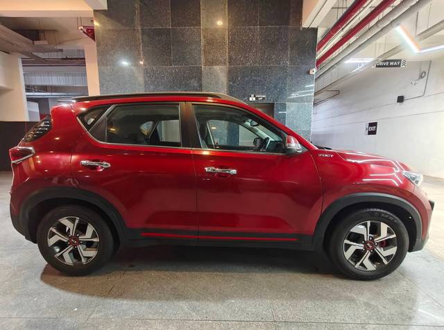 https://images10.gaadi.com/usedcar_image/4630216/original/processed_709e457a749d3f8cd49ead84f7c849a8.jpg?imwidth=6401