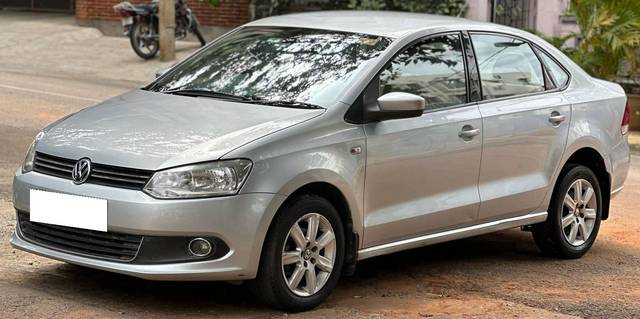 https://images10.gaadi.com/usedcar_image/4630217/original/processed_3db53e9cede78f2139d27b899d9bdc81.jpg?imwidth=6400