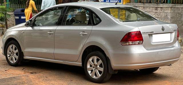 https://images10.gaadi.com/usedcar_image/4630217/original/processed_abeb980cdb02ace0c290647d8d4a72a1.jpg?imwidth=6402