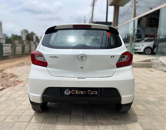 https://images10.gaadi.com/usedcar_image/4630227/original/processed_5412cf0e1ccdcc37454028f2d5d7926d.jpg?imwidth=6402