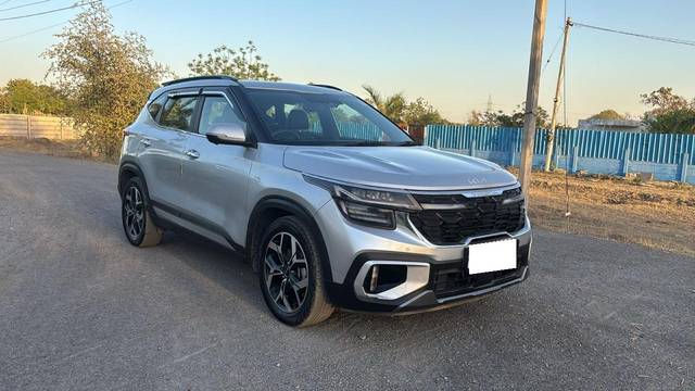 https://images10.gaadi.com/usedcar_image/4630228/original/processed_a81cf20f-e102-4f4f-9bf9-5f8dfae0b7b2.jpg?imwidth=6400