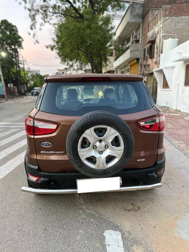 https://images10.gaadi.com/usedcar_image/4630232/original/processed_ad68d110-245e-466e-be2b-6a477761610b.jpg?imwidth=6401