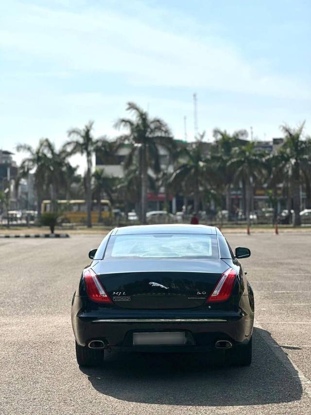 https://images10.gaadi.com/usedcar_image/4630237/original/processed_34bbdbe4ad419541918deb74e2a36230.jpg?imwidth=6401