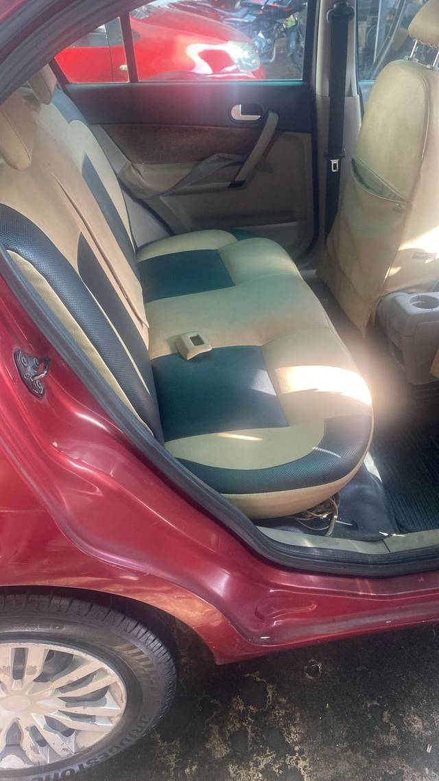 https://images10.gaadi.com/usedcar_image/4630270/original/69971023-1c3b-4eac-a7d4-1f395049a1a7.jpg?imwidth=6401