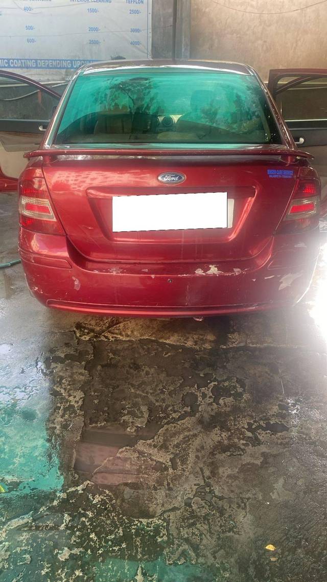 https://images10.gaadi.com/usedcar_image/4630270/original/processed_ad458451-42ae-421c-b671-8b65ac4ae933.jpg?imwidth=6400